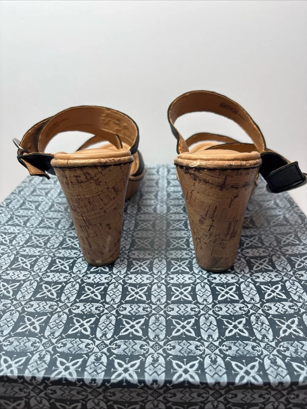 b.o.c Born Black Leather Cork Wedge Buckle Strap Sandals Women’s US 9 M